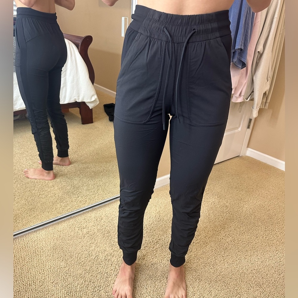 Lu Lu Lemon Jogger Size 2